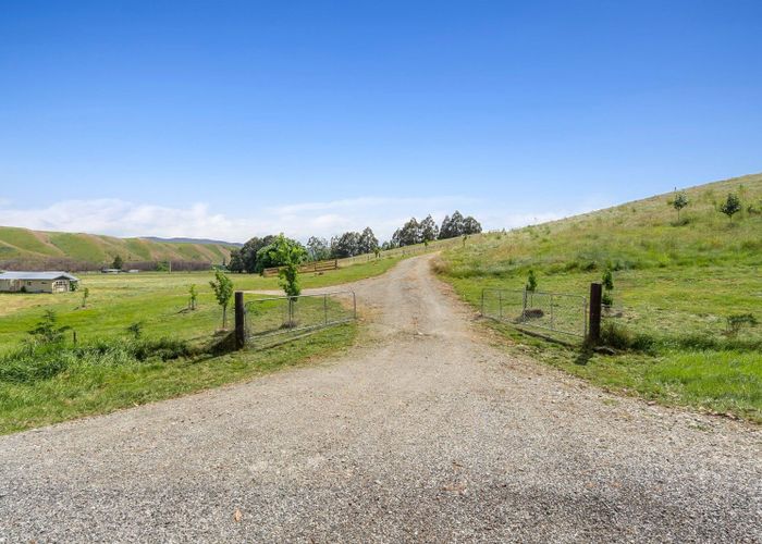  at Cnr Ruffell and Ardgour Valley Roads, Tarras, Central Otago, Otago