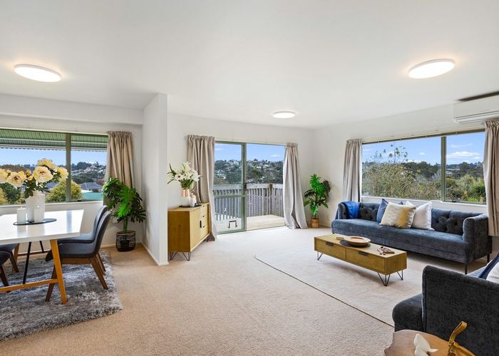  at 12a Sunnyfield Crescent, Glenfield, North Shore City, Auckland