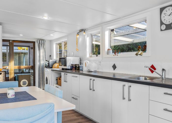  at 8 Chamberlain Avenue, Amberley Beach, Hurunui, Canterbury