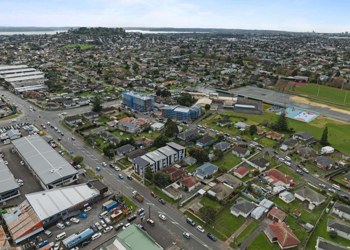  at 3/127 Stoddard Road, Mount Roskill, Auckland City, Auckland