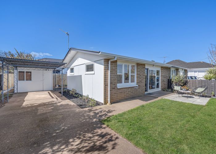  at 1/98 Kenderdine Road, Papatoetoe, Auckland