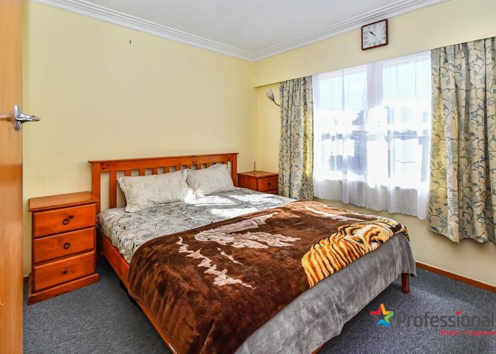  at 2/24 Miles Avenue, Papatoetoe, Auckland