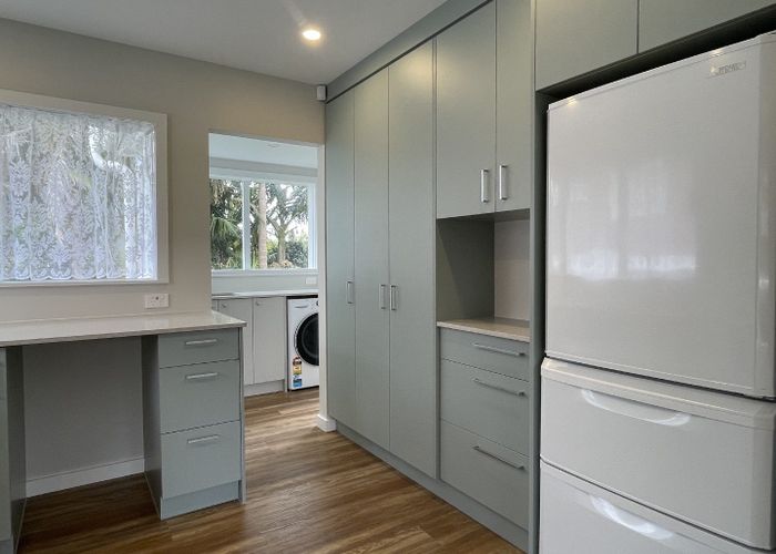  at 2/37 Evelyn Place, Hillcrest, Auckland
