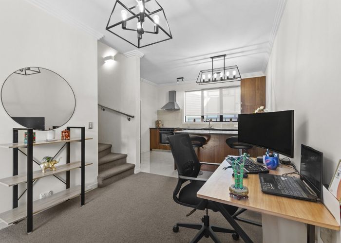  at 86 Norwood Drive, Flat Bush, Manukau City, Auckland