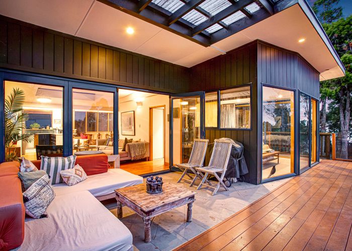  at 31 Arama Avenue, Titirangi, Waitakere City, Auckland