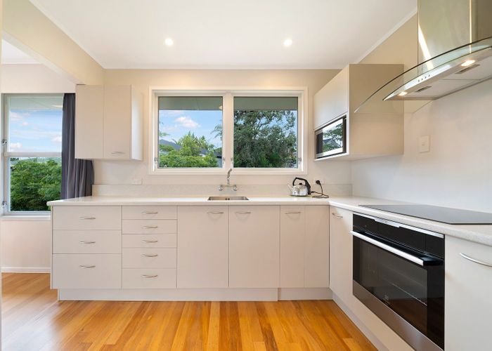  at Flat 2/7 Windermere Crescent, Blockhouse Bay, Auckland City, Auckland