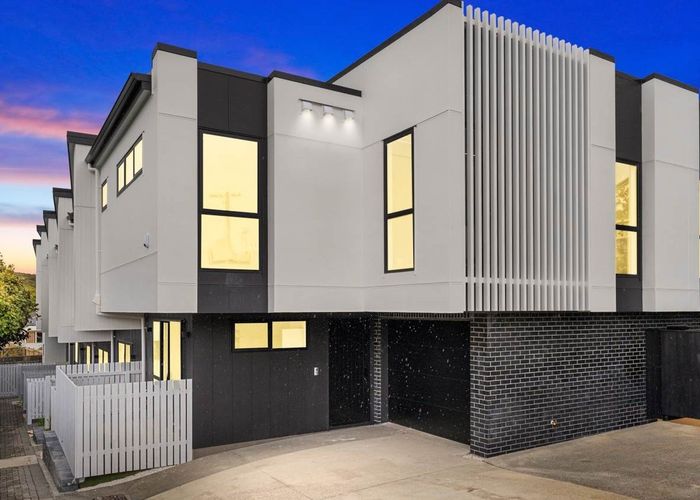 at 10 Keate Place, Mount Wellington, Auckland