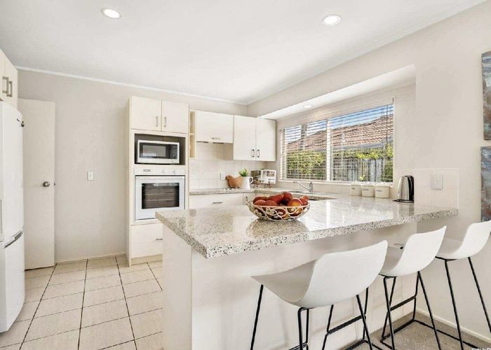  at 1/12 Arrathorne Place, Northpark, Auckland