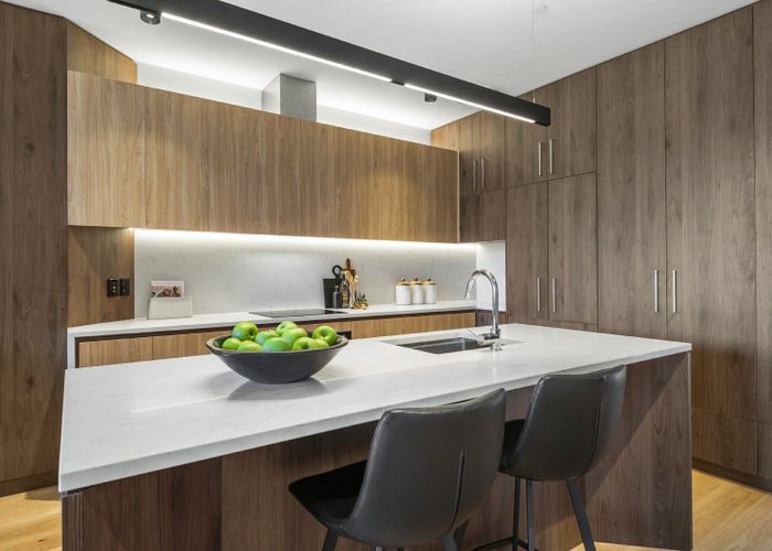  at 8/423-427 Beach Road, Mairangi Bay, North Shore City, Auckland