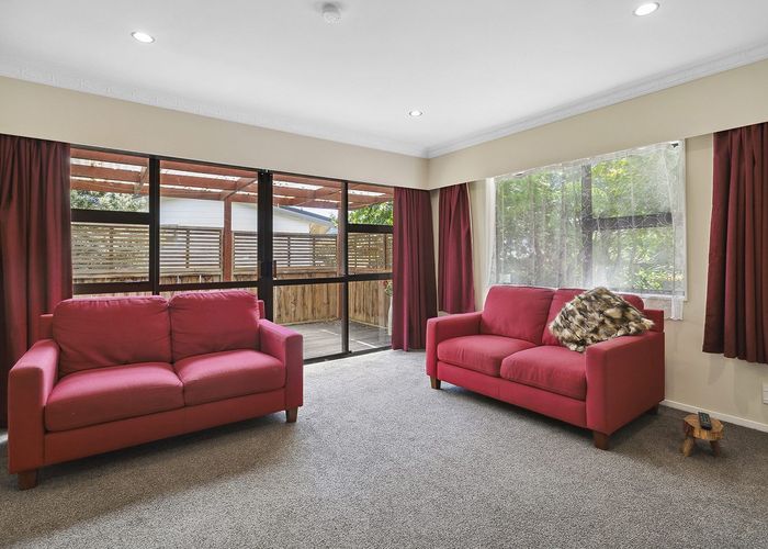  at 100 Stokes Valley Road, Stokes Valley, Lower Hutt