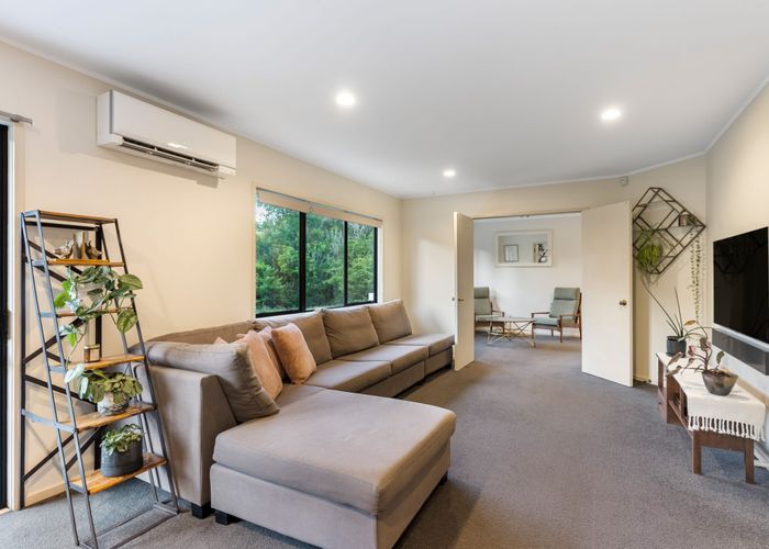  at 2/25 Flaxdale Street, Birkdale, North Shore City, Auckland