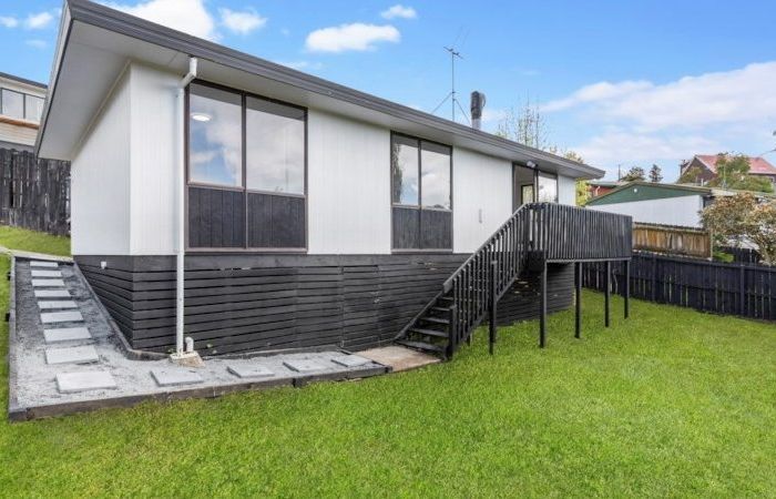  at 1/233 Glengarry Road, Glen Eden, Auckland