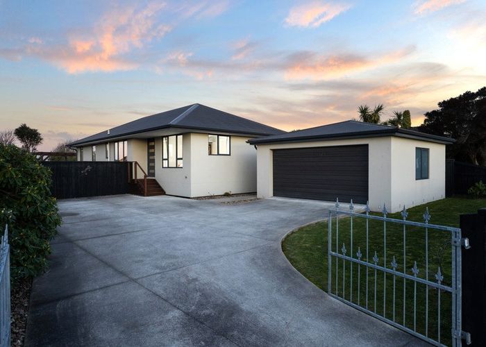  at 14 Farnborough Street, Aranui, Christchurch City, Canterbury