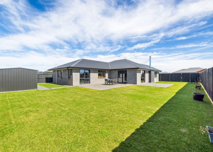  at 23 Greig Crescent, Amberley, Amberley