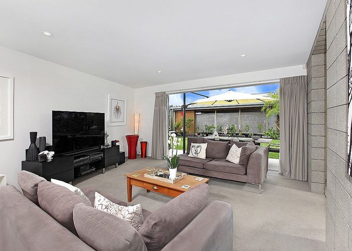  at 20A School Road, Morningside, Auckland