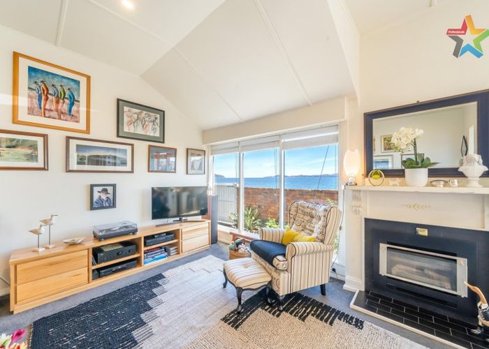  at 409 Marine Drive, Mahina Bay, Lower Hutt