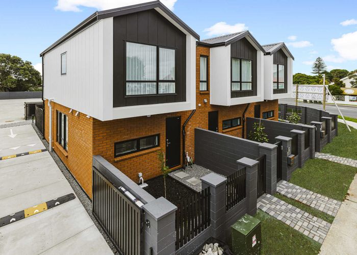  at 2/287 Massey Road, Mangere East, Manukau City, Auckland