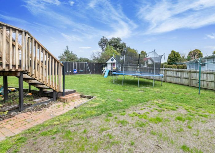  at 5 Cockayne Crescent, Sunnynook, Auckland