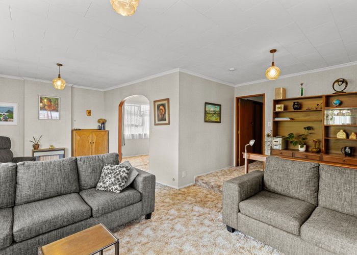  at 4 Poplar Grove, Whalers Gate, New Plymouth
