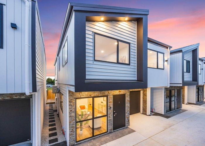  at 1E Great South Road, Papatoetoe, Manukau City, Auckland