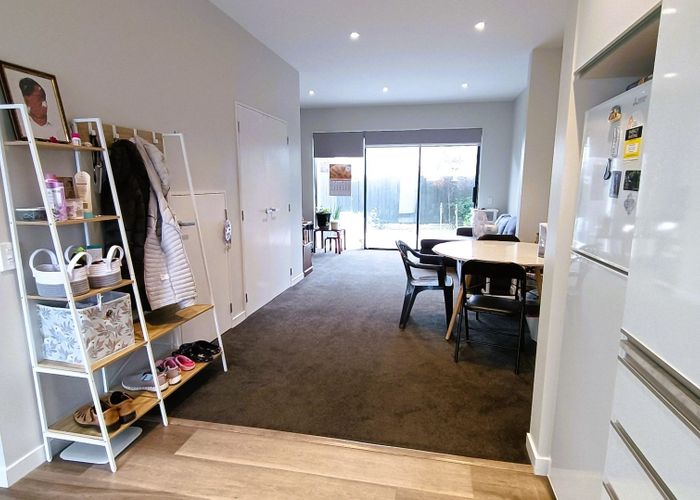 For rent 7/46 Oswald Crescent, Newlands, Wellington, Wellington