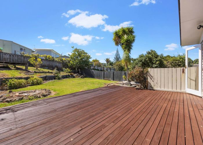  at 38 Sheridan Drive, New Lynn, Waitakere City, Auckland