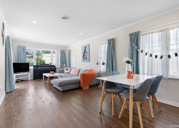  at 6 Celsmere Lane, Te Atatu Peninsula, Waitakere City, Auckland