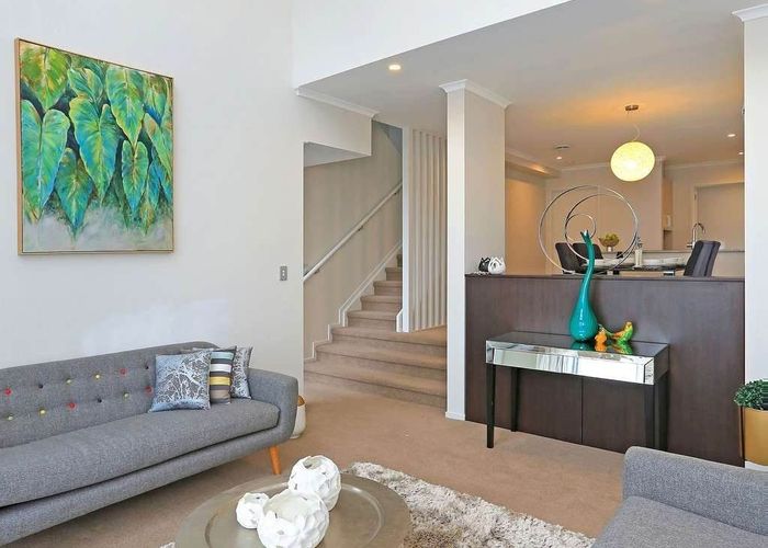  at 8 Hirimate Place, Flat Bush, Manukau City, Auckland