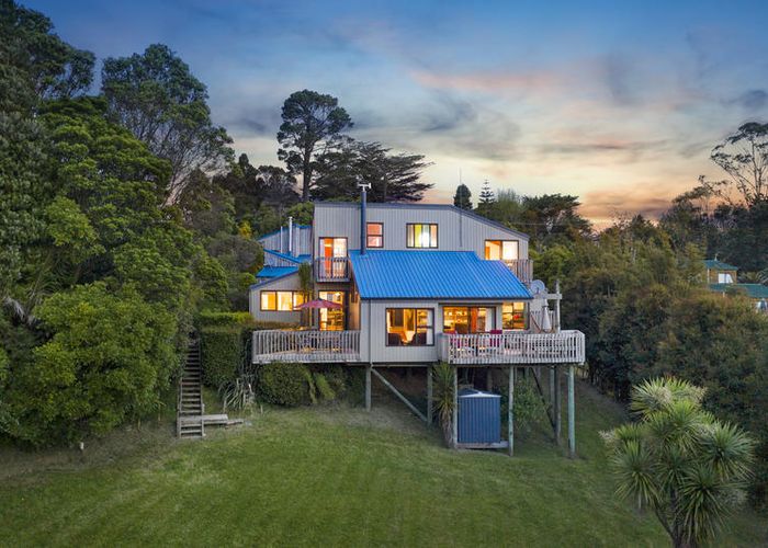  at 807 West Coast Road, Oratia, Auckland