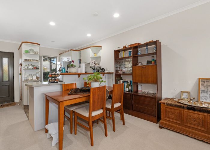  at 2/41 Manchester Way, Judea, Tauranga