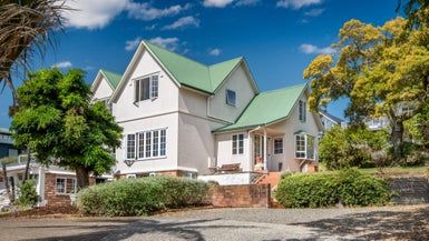  at 16 Lansdowne Street, Bayswater, Auckland