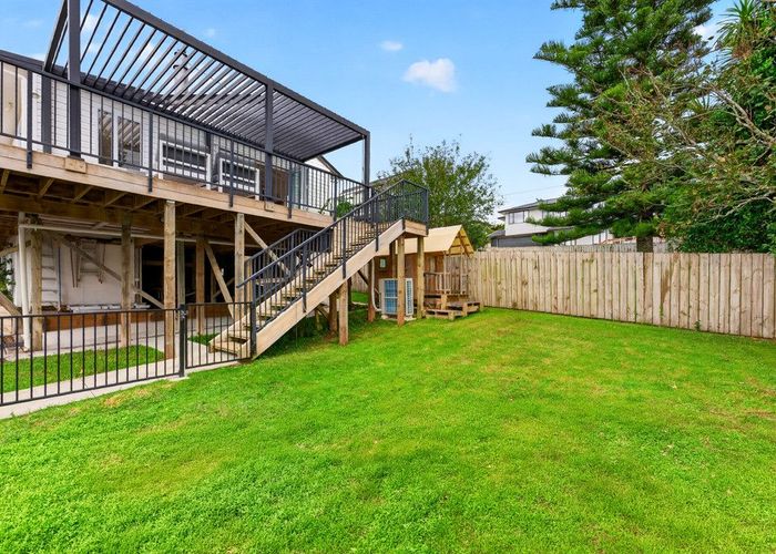  at 2/39 Kia Ora Road, Beach Haven, Auckland