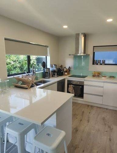  at 7B Holland Avenue, Point England, Auckland