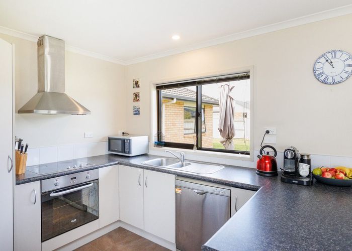  at 15 Chestnut Close, Kelvin Grove, Palmerston North