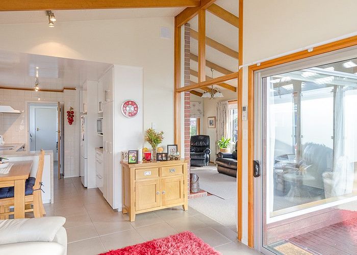  at 89 Winters Road, Redwood, Christchurch