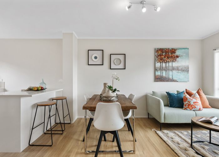  at 2/24 Copley Street, New Lynn, Auckland