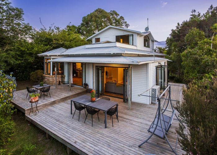  at 386 Upper Harbour Drive, Greenhithe, North Shore City, Auckland