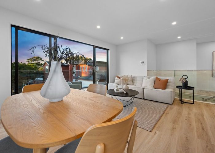 at 3A Dawnhaven Drive, Te Atatu Peninsula, Auckland