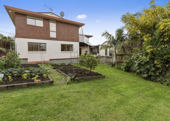 at 31 Ridge Road, Waiake, Auckland