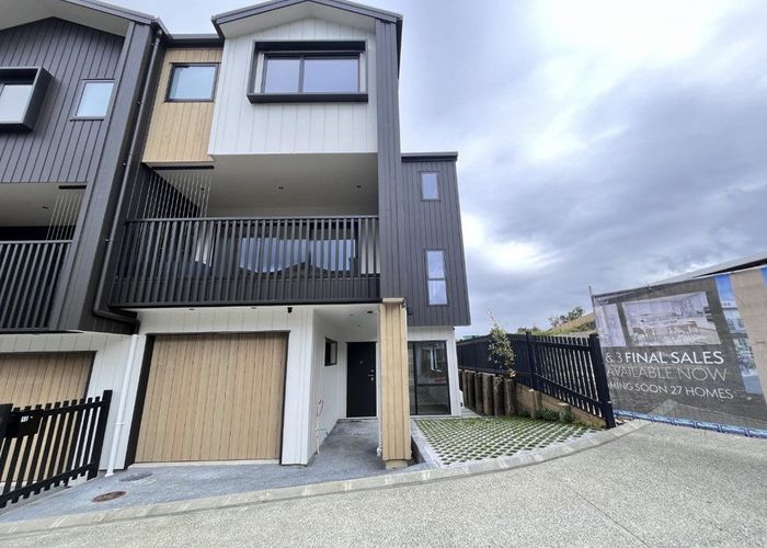  at 12 Irwin Lane, Windsor Park, North Shore City, Auckland