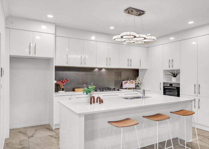  at 10 Fong Road, Flat Bush, Manukau City, Auckland