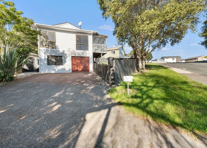  at 10 Rena place, West Harbour, Waitakere City, Auckland