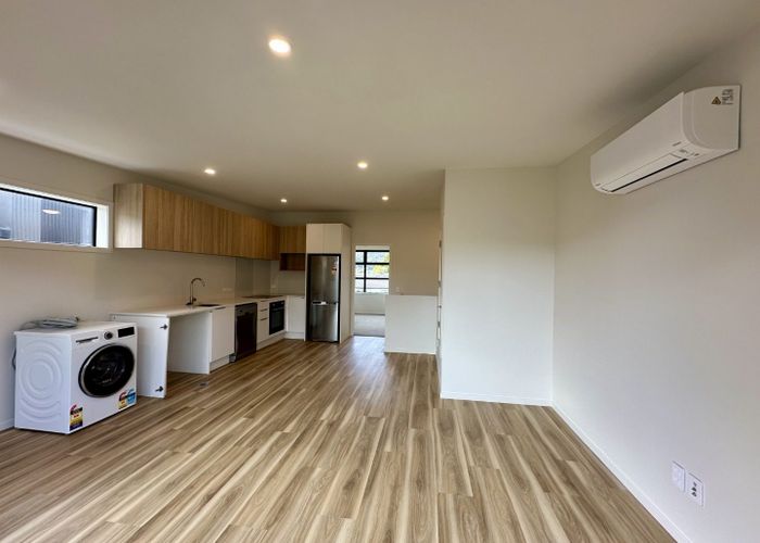  at 4B / 13 The Strand, Wainuiomata, Lower Hutt, Wellington