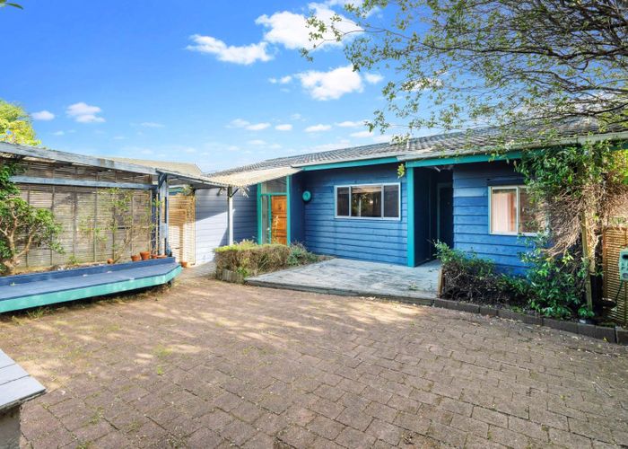  at 11 Geoffrey Road, Torbay, North Shore City, Auckland