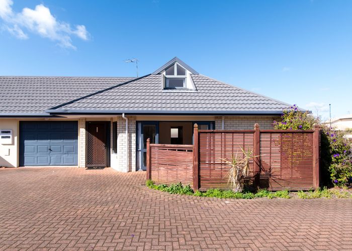  at 4/66 Kawaha Point Road, Kawaha Point, Rotorua, Bay Of Plenty