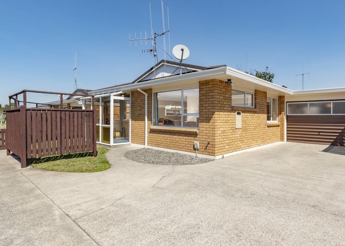  at 2/76 Mansels Road, Greerton, Tauranga