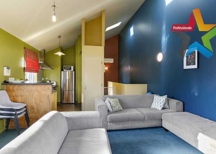  at 2/1 Drummond Street, Mount Cook, Wellington