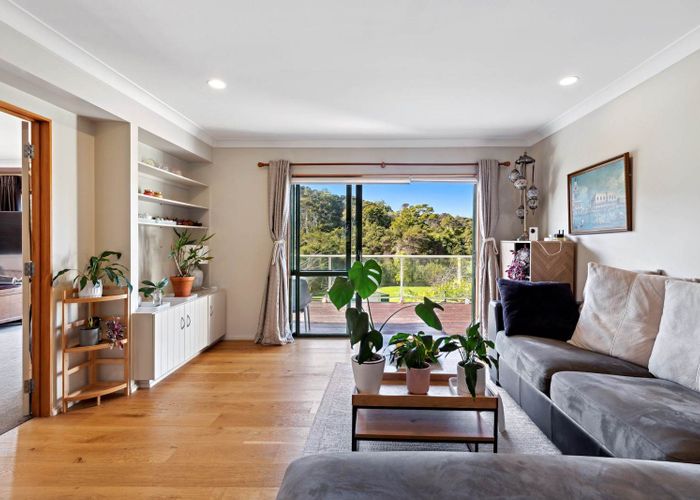  at 84 Landing Drive, Albany, Auckland