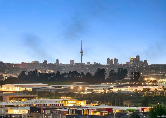  at 27 Meadowridge Drive, Flat Bush, Manukau City, Auckland
