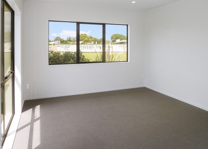  at 498 Roscommon Road, Clendon Park, Auckland